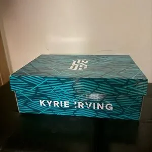 ✨NIKE KYRIE 3 DUKE✨MEN’S 10.5✨BRAND NEW IN BOX✨ Nike | Shoes | Nike Kyrie 3 Dukemens 5brand New In Box  main image 2